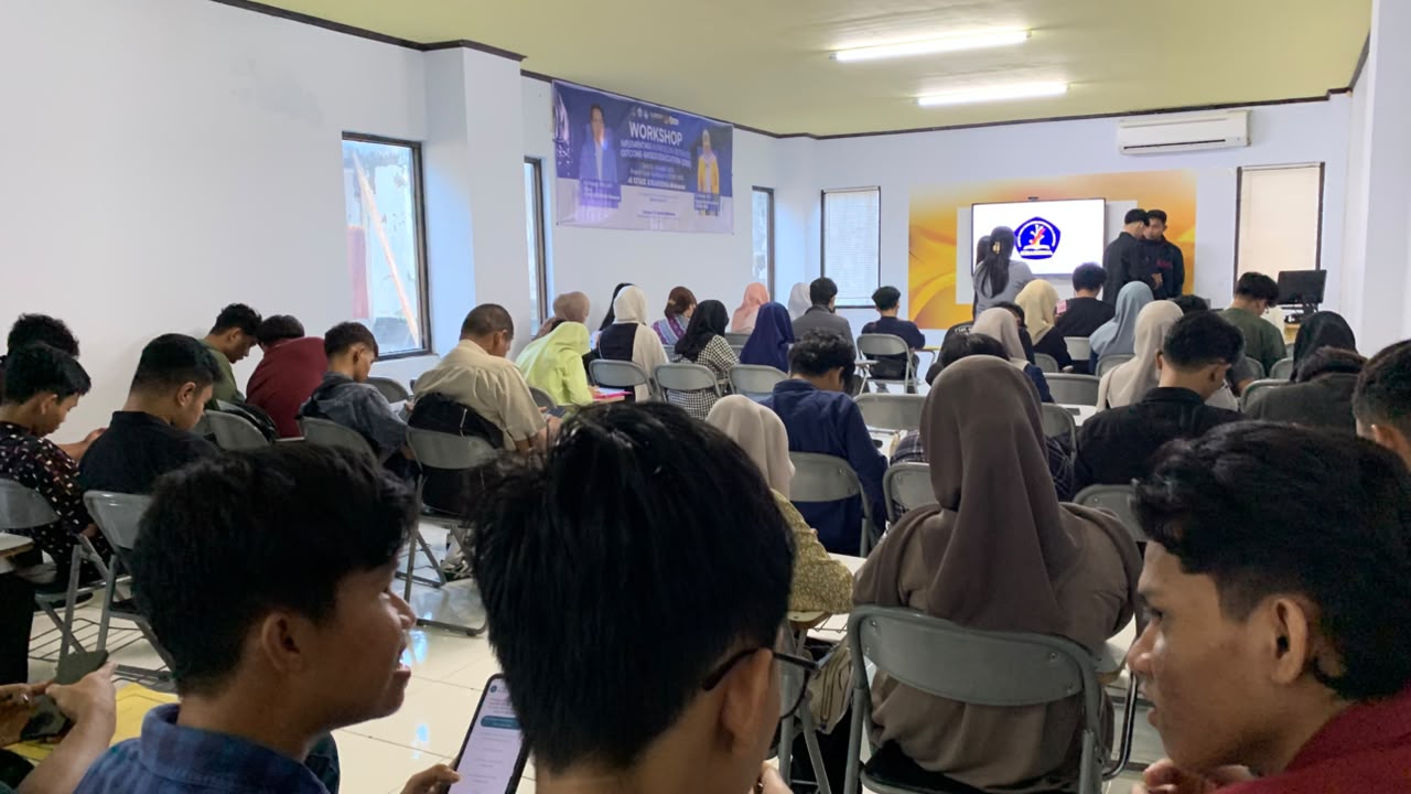 Tim PMB Kharisma College Lakukan Pembaruan Data Calon Mahasiswa Baru Jalur KIP-K