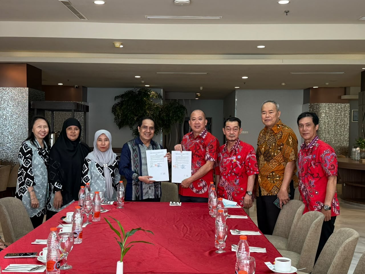 STMIK KHARISMA dan PSMTI Sulsel Teken MoU, Perluas Akses Pendidikan dan Beasiswa bagi Masyarakat